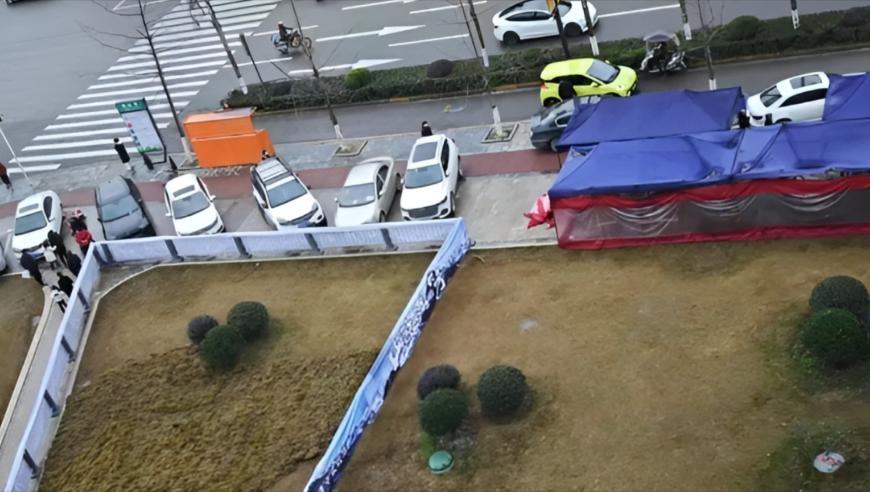 女子为转移资金给陌生人汇款1.7亿,澳门118网站正版资料,广泛的解释落实支持计划_专家版V13.95